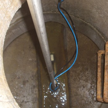 Measuring man hole